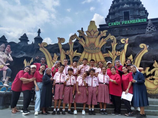PELEPASAN SISWA KELAS VI
